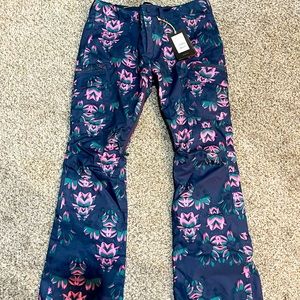 Chic and Stylish Burton Snowpants